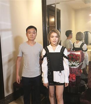 明星商務合作背后的專業運作 以楊鈺瑩及其經紀模式為例