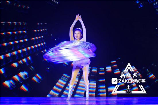 小腰精再創奇跡 四刷吉尼斯世界紀錄，305個呼啦圈同時轉動震撼世界